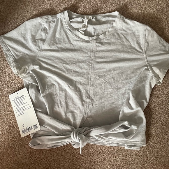 Lululemon time to restore shortsleeve!! - Picture 3 of 4